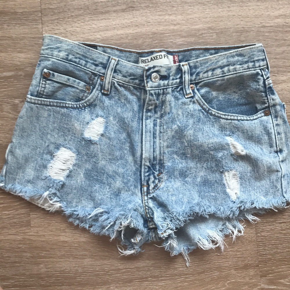 Levi high wasted mom shorts